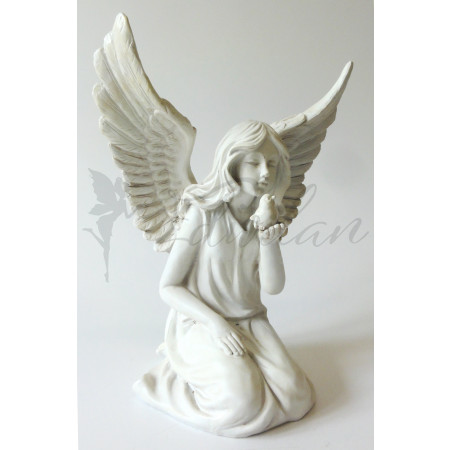 Velký anděl s ptáčke