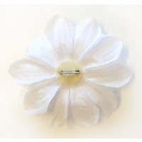Květ na špendlíku - bílý