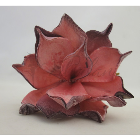 Růžovo-fialová pěnová kytička