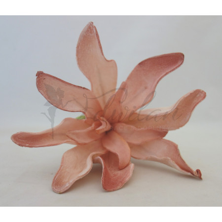 Světle růžová pěnová kytička