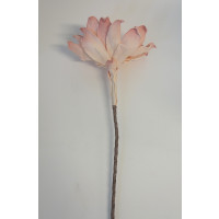 Vysoká růžová pěnová kytička