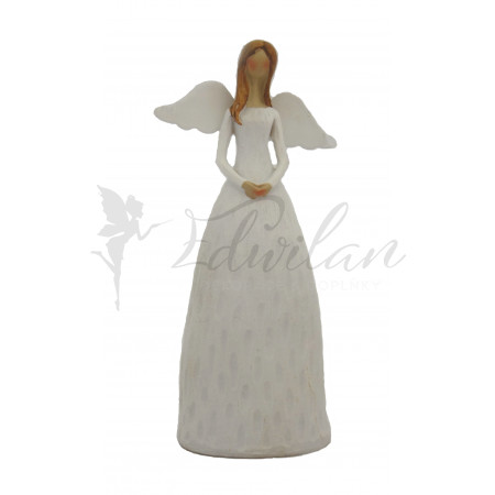 Bílý andílek s plechovými křídly