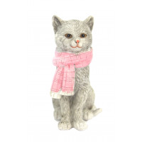 Kočička s růžovou šálou