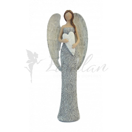 Šedý anděl s plechovými křídly