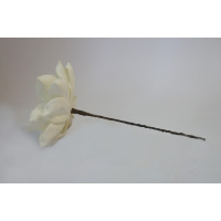 Bílá pěnová květina (101)