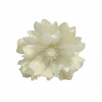 Bílá pěnová květina